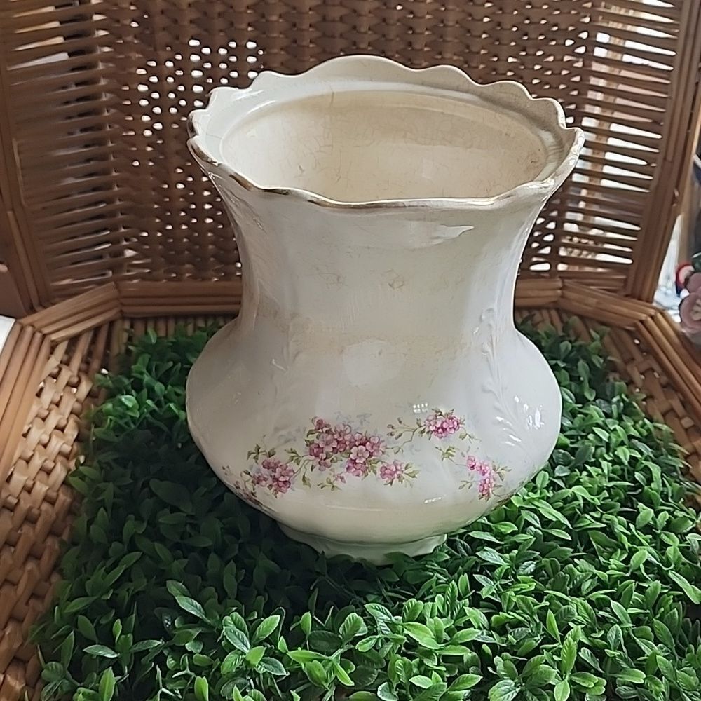 Vintage Floral Vase With Scalloped Gold Tone Rim Coquette